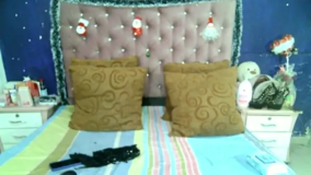 Snapshot of ValeriaTsx chatting on 12.19.25 ValeriaTsx online show from 12.19.25