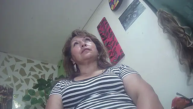 Snapshot of Kazsandraa chatting on 01.13.25 Kazsandraa online show from 01.13.25