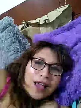 Snapshot of Kazsandraa chatting on 02.04.25 Kazsandraa online show from 02.04.25