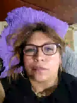 Snapshot of Kazsandraa chatting on 03.17.25 Kazsandraa online show from 03.17.25