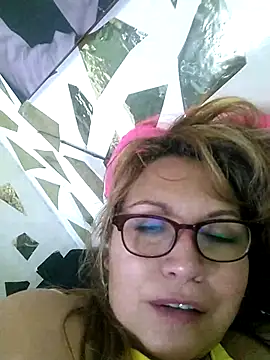 Snapshot of Kazsandraa chatting on 03.22.25 Kazsandraa online show from 03.22.25