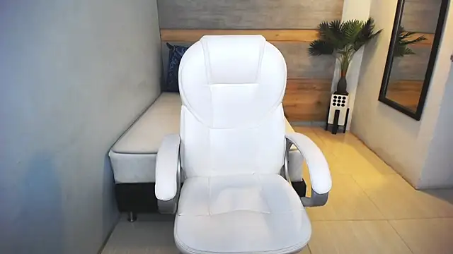 Snapshot of liseth_fox chatting on 12.10.24 liseth fox online show from 12.10.24