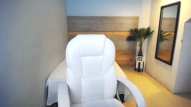 Snapshot of liseth_fox chatting on 12.19.24 liseth fox online show from 12.19.24