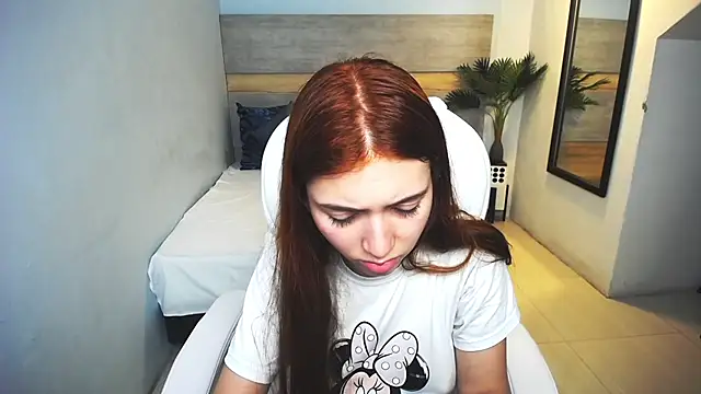 Snapshot of liseth_fox chatting on 12.23.24 liseth fox online show from 12.23.24