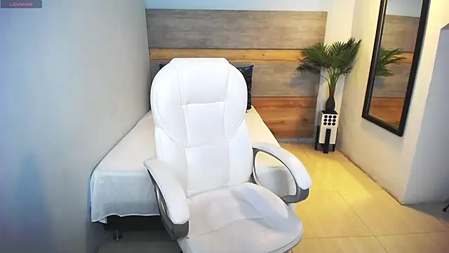 Snapshot of liseth_fox chatting on 03.01.25 liseth fox online show from 03.01.25