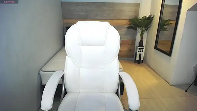 Snapshot of liseth_fox chatting on 03.08.25 liseth fox online show from 03.08.25