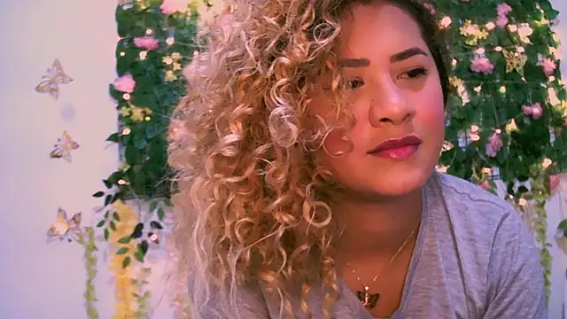 Snapshot of Crysrus chatting on 01.26.25 Crysrus online show from 01.26.25