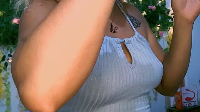 Snapshot of Crysrus chatting on 02.23.25 Crysrus online show from 02.23.25