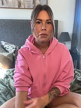 Snapshot of Lara_Bergmann chatting on 04.12.26 Lara Bergmann online show from 04.12.26