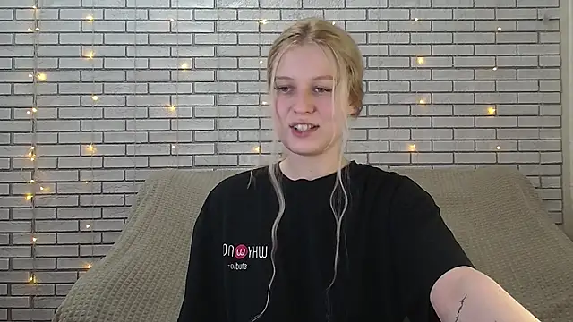 EmiliaDuchess online show from 12.10.24