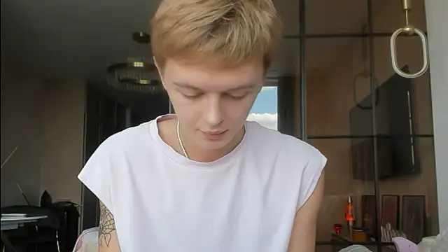 Snapshot of agelandreww chatting on 06.29.26 agelandreww online show from 06.29.26