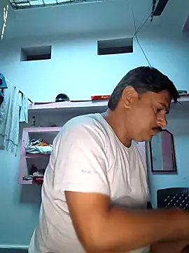 Snapshot of Srmotrs chatting on 09.11.25 Srmotrs online show from 09.11.25