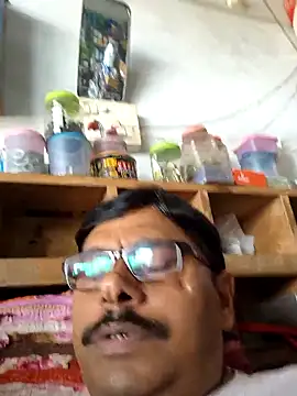 Snapshot of Srmotrs chatting on 09.20.25 Srmotrs online show from 09.20.25