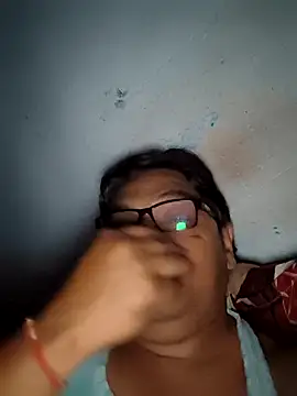 Snapshot of Srmotrs chatting on 09.27.25 Srmotrs online show from 09.27.25