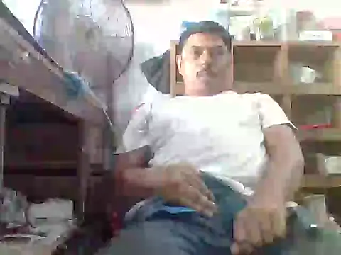 Snapshot of Srmotrs chatting on 10.01.25 Srmotrs online show from 10.01.25