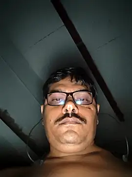 Snapshot of Srmotrs chatting on 10.04.25 Srmotrs online show from 10.04.25