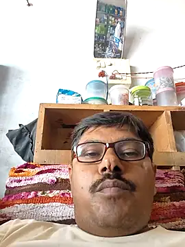 Snapshot of Srmotrs chatting on 10.05.25 Srmotrs online show from 10.05.25