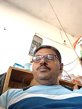 Snapshot of Srmotrs chatting on 10.06.25 Srmotrs online show from 10.06.25