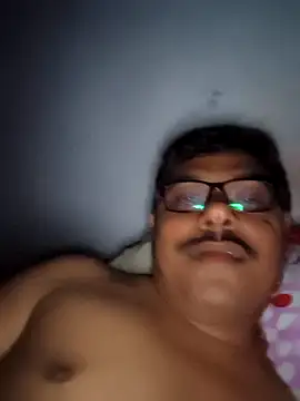 Snapshot of Srmotrs chatting on 10.08.25 Srmotrs online show from 10.08.25