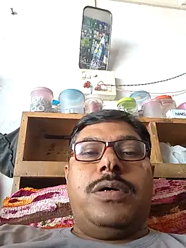 Snapshot of Srmotrs chatting on 10.09.25 Srmotrs online show from 10.09.25