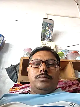 Snapshot of Srmotrs chatting on 10.12.25 Srmotrs online show from 10.12.25