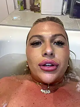 Snapshot of Arabellalee23 chatting on 11.28.25 Arabellalee23 online show from 11.28.25