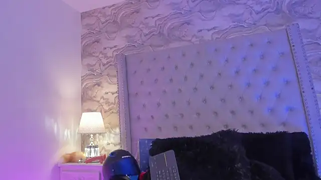 Snapshot of Kev_jenner chatting on 12.28.24 Kev jenner online show from 12.28.24