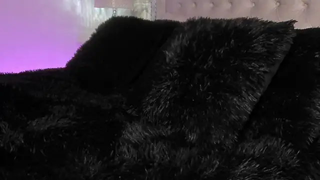 Snapshot of Kev_jenner chatting on 02.12.25 Kev jenner online show from 02.12.25