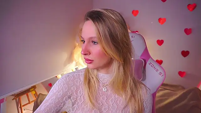 Snapshot of AnnLevine chatting on 02.15.26 AnnLevine online show from 02.15.26