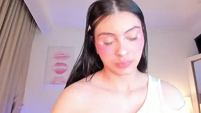 Snapshot of halseycox___ chatting on 05.18.26 halseycox online show from 05.18.26