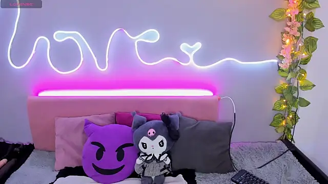 YouliteSllut2 online show from 12.11.24