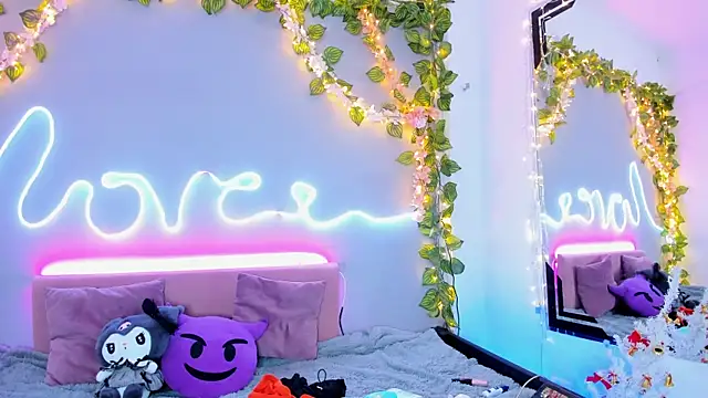 YouliteSllut2 online show from 12.20.24