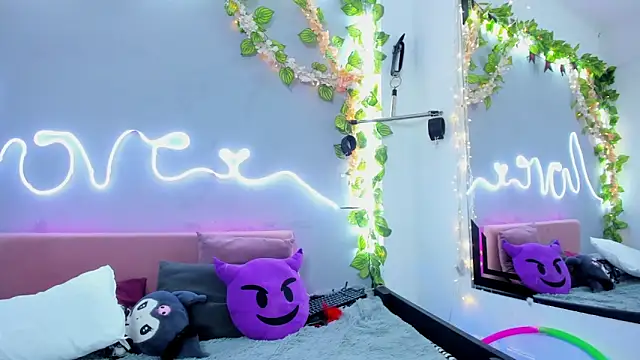 YouliteSllut2 online show from 03.11.25