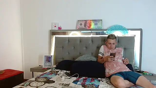 parejacaliente20154 online show from 01.11.25