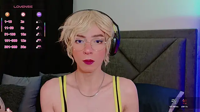 Snapshot of Sammy_Russell chatting on 11.07.25 Sammy Russell online show from 11.07.25