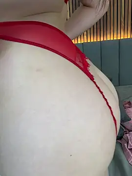 Snapshot of EmiilyAdams_ chatting on 01.10.25 EmiilyAdams online show from 01.10.25