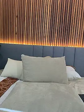 Snapshot of EmiilyAdams_ chatting on 02.04.25 EmiilyAdams online show from 02.04.25