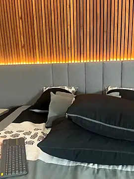 Snapshot of EmiilyAdams_ chatting on 10.20.25 EmiilyAdams online show from 10.20.25