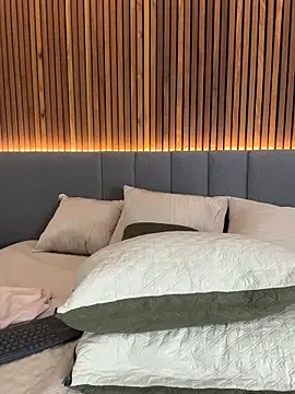 Snapshot of EmiilyAdams_ chatting on 10.29.25 EmiilyAdams online show from 10.29.25