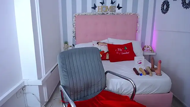 Lunna boobs online show from 12.17.24