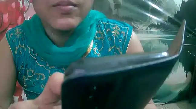 LOVERIAKOL online show from 02.28.25