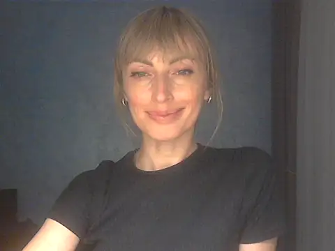 Snapshot of EffectMaya chatting on 05.25.26 EffectMaya online show from 05.25.26