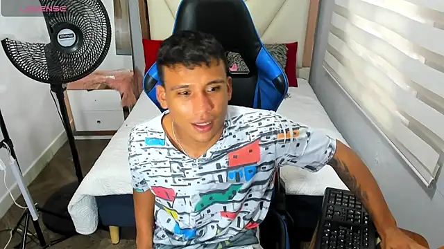 Backsex boy online show from 10.24.25