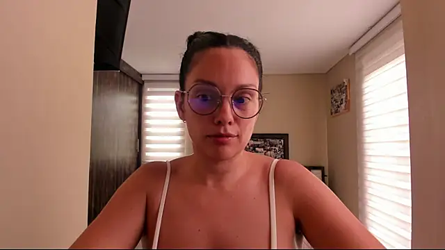 Snapshot of anabel_025 chatting on 04.18.26 anabel 025 online show from 04.18.26
