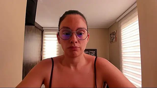 Snapshot of anabel_025 chatting on 05.20.26 anabel 025 online show from 05.20.26