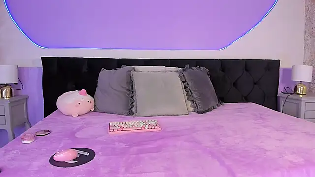 Julieta Cortes   online show from 10.01.25