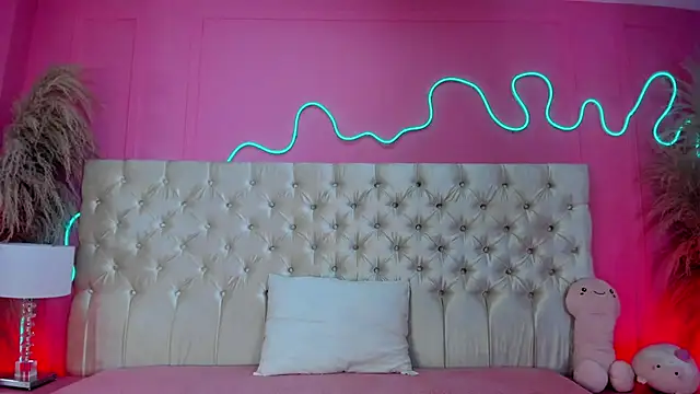 Julieta Cortes   online show from 03.24.26