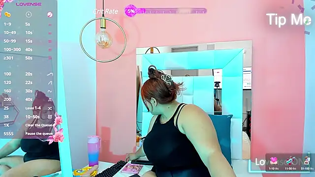 Snapshot of Alanna_hot3 chatting on 02.05.25 Alanna hot3 online show from 02.05.25