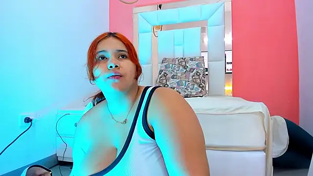 Snapshot of Alanna_hot3 chatting on 02.25.25 Alanna hot3 online show from 02.25.25