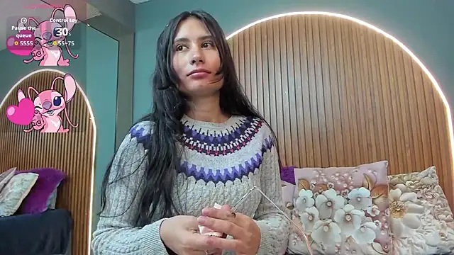 NayeCloud online show from 09.11.25